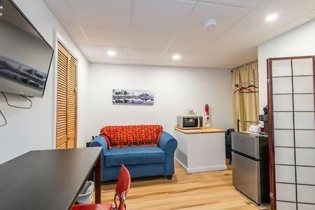 Cozy Private Apt Near Downtown Burlington Zewnętrze zdjęcie